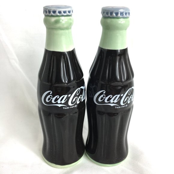 1996 Coca Cola Salt and Pepper Shakers Vintage NIB - Picture 1 of 6